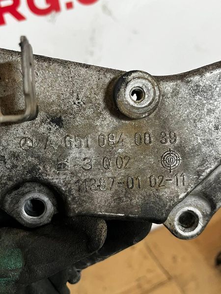 Кронштейн повітроводу дроссельної заслінки MB Mercedes OM651 R4 W212 2.2 cdi C-Class A6510940039 2885633793 фото