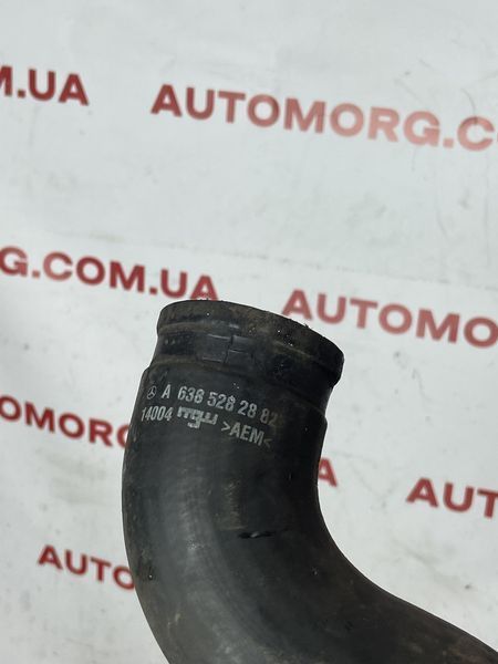 Патрубок интеркулера (нижний) MB Mercedes Vito W638 A6385282882 2885635080 фото