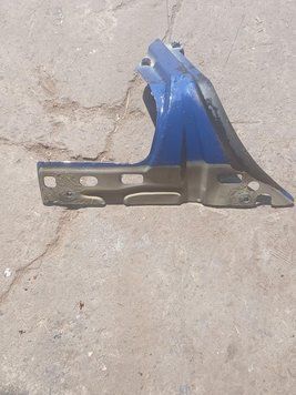 Правий передній кронштейн кріплення крила Volkswagen Touran Volkswagen Cadd 03-10 1T0821186 3108977670 фото