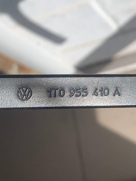 Рычаг-поводок стеклоочистителя лобового стекла правый VW Volkswagen Touran 03-15, 1T0955410A 3005448800 фото