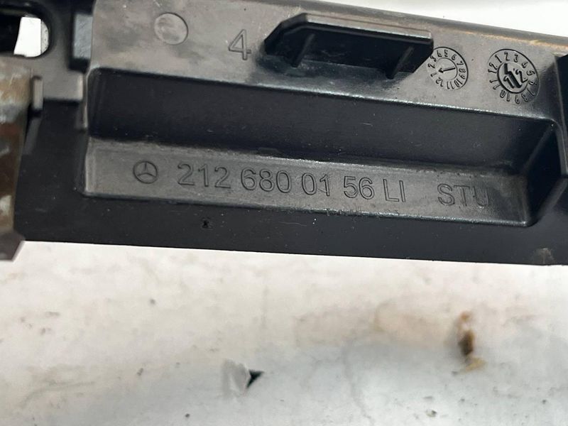 Кронштейн накладки порога внутренний сзади слева MB Mercedes E-Class W212 A2126800156 2885634664 фото