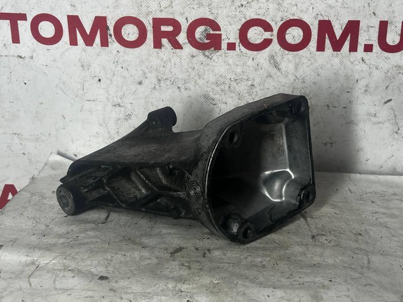 Кронштейн кріплення лівої подушки двигуна MB Mercedes Sprinter , W203 (2000-2007) , W211 , Vito W 639 (2003-2014) A6112230704 2885636147 фото