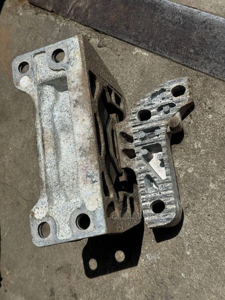 Подушка (опора) двигателя правая, Renault Master 3 2010-, Opel Movano10-21,Nissan NV400 10-21, 4419377, 112108180R 3117708128 фото