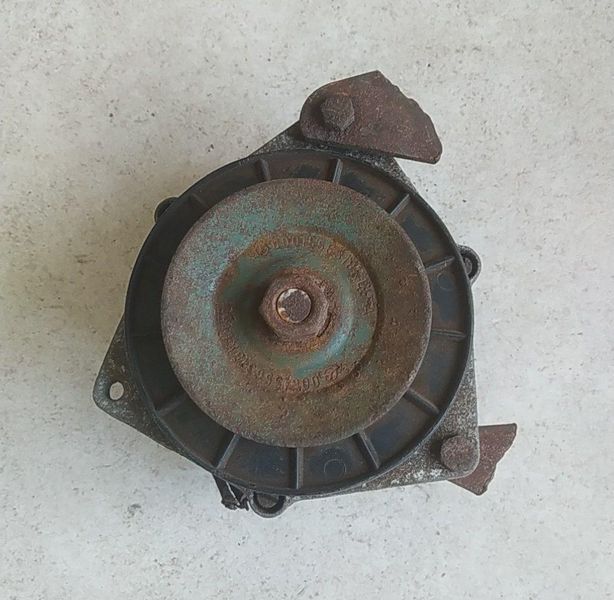 Генератор Mercedes-Benz R107 0120400600 2885634848 фото