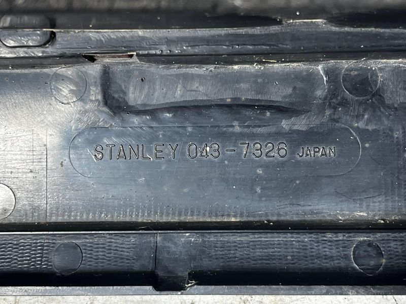Задній Правий Стоп Сигнал / Ліхтар Задній Правий Honda Civic (1984-1987) 043-7326 R 2885636208 фото