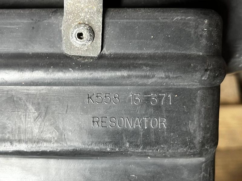 Резонатор повітряного фільтра Kia Carnival 2.9 TD (1999-2002) K55813371 OK55213330 2885636111 фото