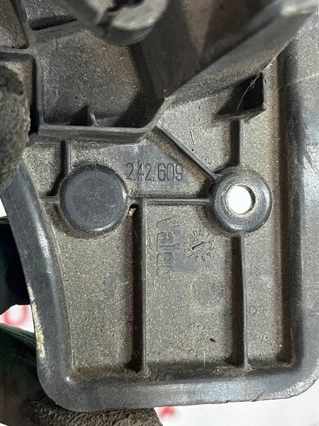 Механізм дверцят бічного правого зсувного внутрішнього Citroen / Peugeot / Fiat Ducato/Boxer/Jumper 06- 735539558 242609 2885634125 фото