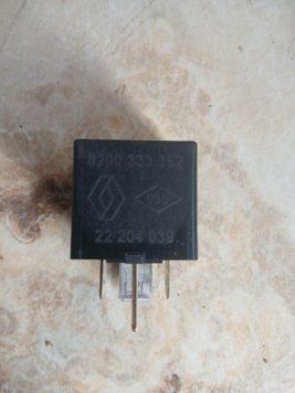 Реле запобіжників 12v 70a Renault Laguna 2, Trafic 2 Master 01-14 8200333352 3082174412 фото