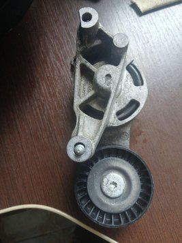 Натягувач приводного ременя Volkswagen Passat B6 Volkswagen Touran 03-10 03G903315 3111759464 фото