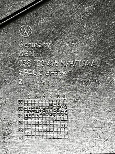 Клапанная крышка VW Volkswagen T5 2003-2015 038103475 2885632750 фото