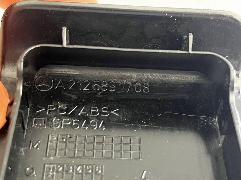 Заглушка Задньої Полиці MB Mercedes E-Class W212 A2126891708 2885633997 фото