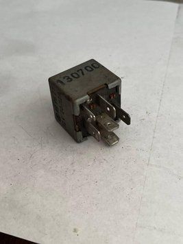 Реле обігрівача заднього скла GM Opel Vectra B (95-02) 90060264 2885632586 фото