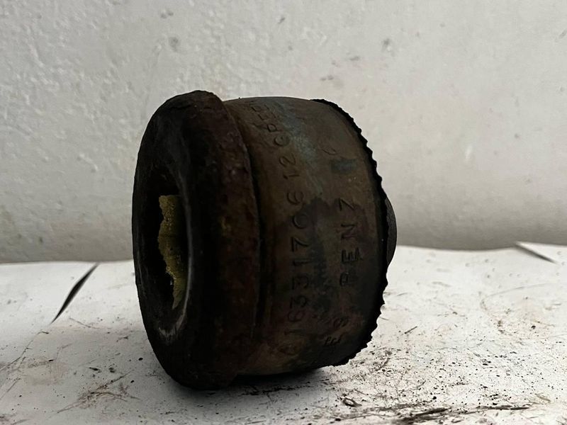 Резина Подушка Рами MB Mercedes ML w163 A1633170412 2885633597 фото