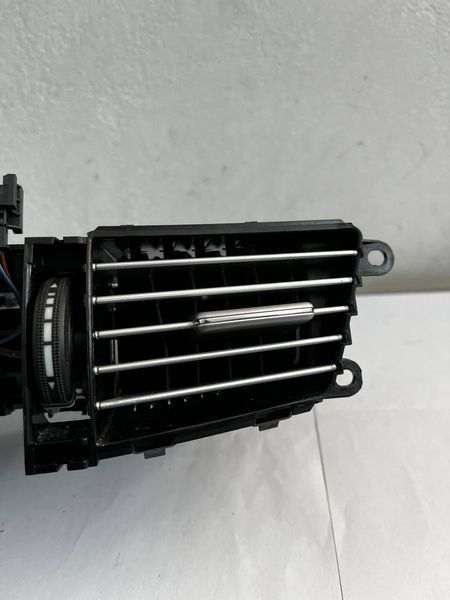 Решетка Вентиляции Центральная Правая MB Mercedes E-Class W212 A2128302854 06825-002 R 2885633952 фото